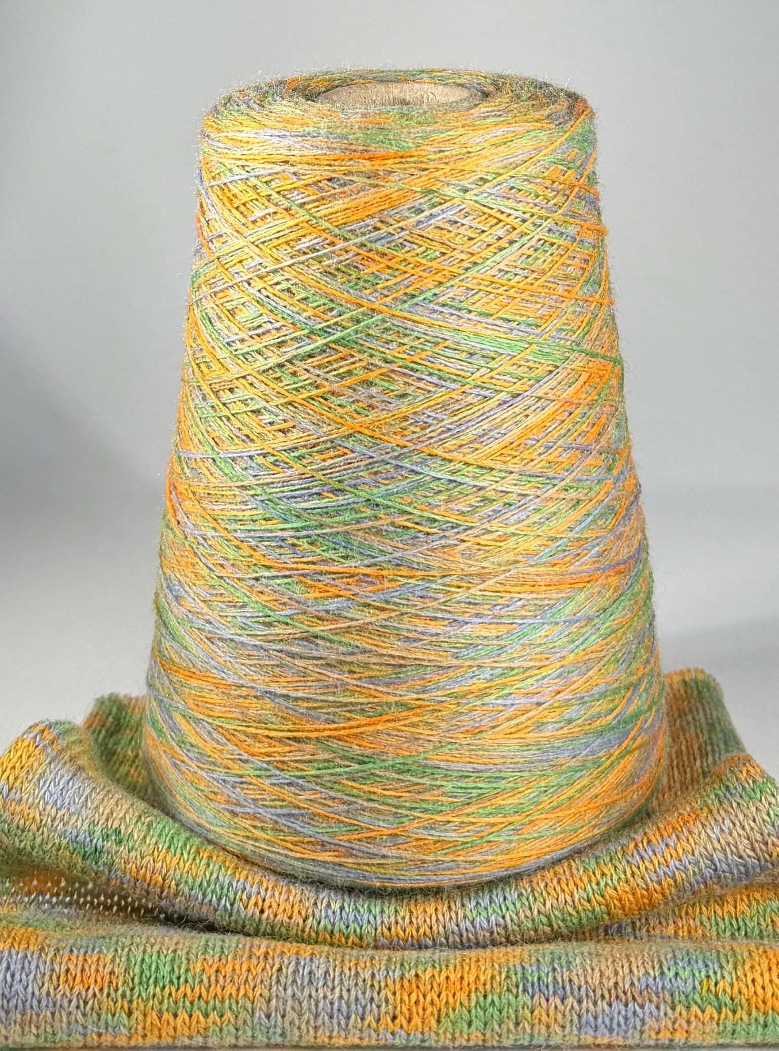 Lana Shetland 100% – filato strutturato a degradé artigianale 04 foto 2